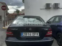 Usado Mercedes C220 Elegance 143 CV (105 kW) 2005 Azul Berlina