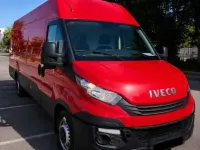 Usado Iveco 35.12 116 CV (85 kW) 2018 Rojo Van