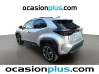 Usado Toyota Yaris Cross Style 132 CV (97 kW) 2024 Gris SUV
