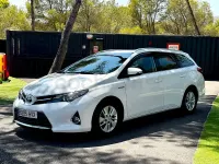 Usado Toyota Auris Hybrid Active 136 CV (100 kW) 2013 Blanco Familiar
