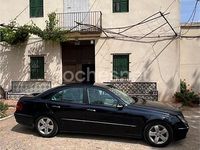 Usado Mercedes E270 Elegance 170 CV (125 kW) 2003 Azul Berlina
