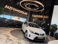 Usado Toyota Auris Active 90 CV (66 kW) 2013 Blanco Berlina