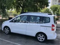 Usado Ford Tourneo Courier Ambiente 75 CV (55 kW) 2015 Blanco Monovolumen