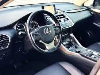 Usado Lexus NX300h Executive Line 197 CV (144 kW) 2015 Gris / plata SUV