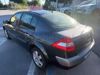 Usado Renault Mégane Authentique 115 CV (84 kW) 2005 Gris / plata Berlina