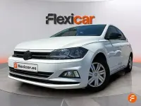 Usado VW Polo Advance 75 CV (55 kW) 2018 Blanco Utilitario