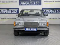 Usado Mercedes C280 156 CV (114 kW) 1979 Gris Coupe