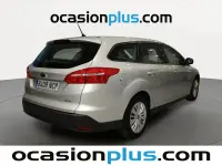Usado Ford Focus Trend 100 CV (73 kW) 2016 Gris Familiar