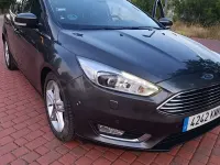 Usado Ford Focus Titanium 125 CV (91 kW) 2017 Gris / plata Berlina
