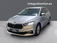 Usado Skoda Fabia Selection 95 CV (69 kW) 2025 Gris Utilitario
