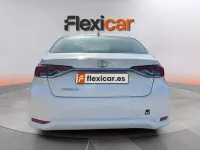 Usado Toyota Corolla Active 125 CV (91 kW) 2022 Blanco Berlina