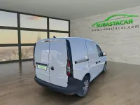 Usado VW Caddy 102 CV (75 kW) 2021 Blanco Monovolumen