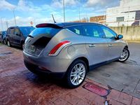 Usado Lancia Delta 150 CV (110 kW) 2009 Beige Utilitario