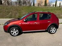 Usado Dacia Sandero Stepway 90 CV (66 kW) 2012 Granate Berlina