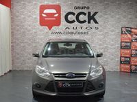 Usado Ford Focus 115 CV (84 kW) 2014 Gris / plata Berlina