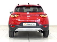 Usado Kia Stonic Style 100 CV (73 kW) 2024 Rojo SUV
