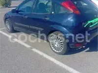 Usado Ford Focus Ghia 115 CV (84 kW) 2002 Azul Berlina