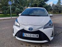 Usado Toyota Yaris Hybrid Active 100 CV (73 kW) 2017 Blanco Berlina