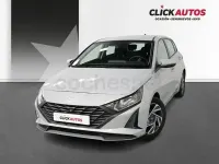 Usado Hyundai i20 79 CV (58 kW) 2025 Gris / plata Utilitario