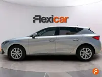 Usado Seat Leon Style 131 CV (96 kW) 2023 Gris Utilitario