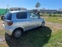 Usado Toyota Yaris 68 CV (50 kW) 2003 Gris / plata Berlina