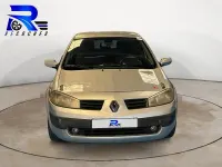 Usado Renault Mégane Authentique 80 CV (58 kW) 2005 Gris / plata Berlina