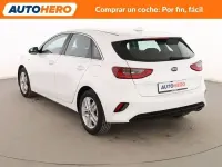 Usado Kia Ceed 120 CV (88 kW) 2019 Blanco Utilitario