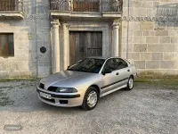 Usado Mitsubishi Carisma Comfort Edition 202 CV (148 kW) 2002 Plateado Berlina