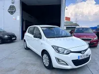 Usado Hyundai i20 85 CV (62 kW) 2013 Blanco Utilitario