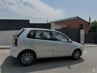 Usado VW Polo Match 65 CV (47 kW) 2005 Gris / plata Utilitario