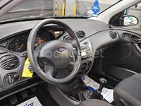 Usado Ford Focus Ambiente 100 CV (73 kW) 2005 Gris / plata Berlina