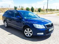 Usado Skoda Octavia Family 105 CV (77 kW) 2011 Azul Familiar