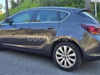 Usado Opel Astra Sportive 140 CV (102 kW) 2015 Gris / plata Berlina