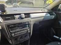 Usado Skoda Rapid Active 105 CV (77 kW) 2015 Negro Utilitario