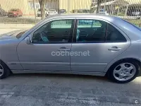 Usado Mercedes E270 Avantgarde 170 CV (125 kW) 2000 Gris / plata Berlina