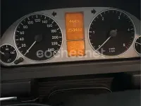 Usado Mercedes B180 109 CV (80 kW) 2008 Gris / plata Monovolumen