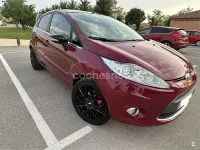 Usado Ford Fiesta Titanium 96 CV (70 kW) 2011 Granate Berlina