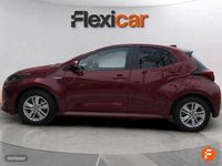 Usado Toyota Yaris Hybrid Active 116 CV (85 kW) 2021 Granate Berlina