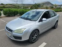 Usado Ford Focus Ghia 115 CV (84 kW) 2006 Gris / plata Berlina