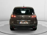 Usado Renault Scénic III Dynamique 130 CV (95 kW) 2012 Marrón Monovolumen