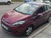 Usado Ford Fiesta Trend 97 CV (71 kW) 2009 Burdeos Utilitario