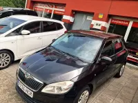 Usado Skoda Fabia 75 CV (55 kW) 2011 Negro Berlina