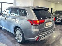 Usado Mitsubishi Outlander P-HEV Motion 224 CV (164 kW) 2021 Gris SUV