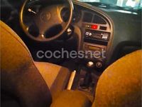 Usado Hyundai Elantra GLS 107 CV (78 kW) 2002 Gris / plata Berlina