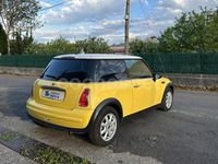 Usado Mini ONE 90 CV (66 kW) 2003 Amarillo Utilitario