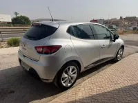 Usado Renault Clio IV LIMITED 90 CV (66 kW) 2018 Gris / plata Berlina