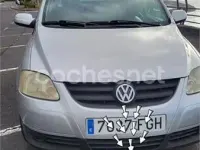 Usado VW Fox 75 CV (55 kW) 2005 Gris / plata Utilitario