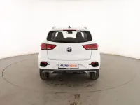 Usado MG ZS Comfort 106 CV (77 kW) 2023 Blanco SUV