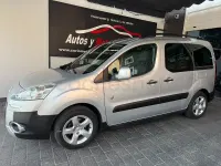 Usado Peugeot Partner Tepee Outdoor 115 CV (84 kW) 2015 Gris / plata Monovolumen