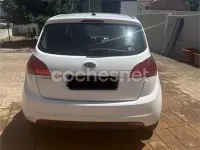 Usado Kia Venga 90 CV (66 kW) 2010 Blanco Utilitario